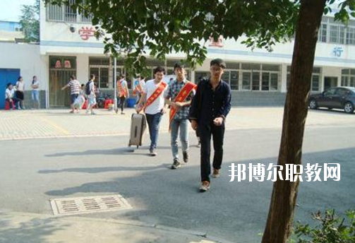 合肥商貿(mào)職業(yè)學(xué)校2020年報(bào)名條件、招生要求、招生對象