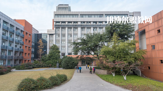 臨夏州民族學(xué)校2020年報(bào)名條件、招生要求、招生對(duì)象