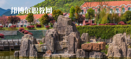 貴陽(yáng)幼兒師范高等?？茖W(xué)校(中職部)2020年有哪些專業(yè)