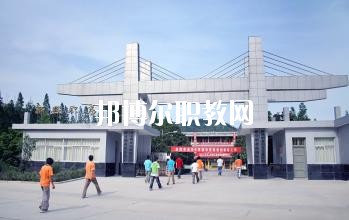 新縣千斤職業(yè)高級(jí)中學(xué)2021年報(bào)名條件、招生要求、招生對(duì)象
