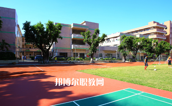 東莞經(jīng)濟(jì)貿(mào)易學(xué)校怎么樣、好不好