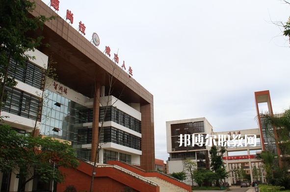 重慶開縣巨龍中等職業(yè)技術(shù)學(xué)校2021年報名條件、招生要求、招生對象