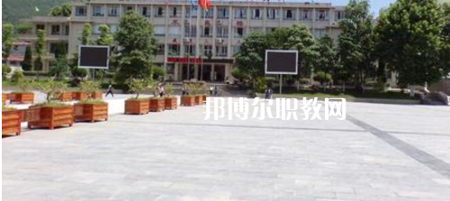 遵義計(jì)算機(jī)學(xué)校2021年報(bào)名條件、招生要求、招生對(duì)象