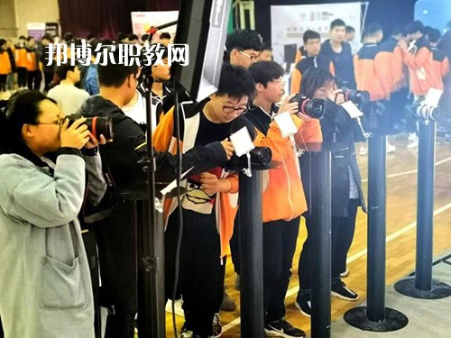 泰州市鳳凰藝術(shù)學(xué)校2021年報名條件、招生要求、招生對象