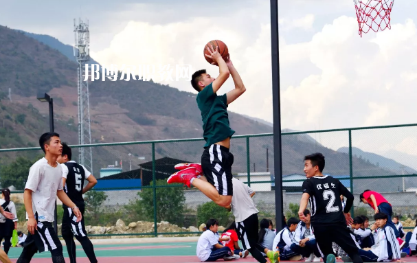 迪慶州民族中等專(zhuān)業(yè)學(xué)校網(wǎng)址網(wǎng)站