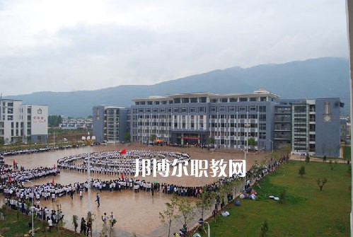 麗江民族中等專業(yè)學(xué)校2021年報名條件、招生要求、招生對象