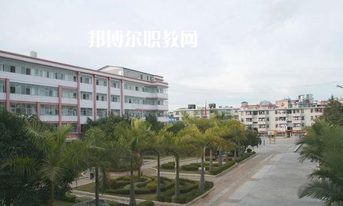 思茅衛(wèi)生學校2021學費、收費多少