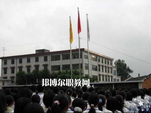 云南臨滄衛(wèi)生學校2021年報名條件、招生要求、招生對象
