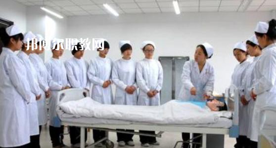 曲靖衛(wèi)生學(xué)校2021年報(bào)名條件、招生要求、招生對(duì)象