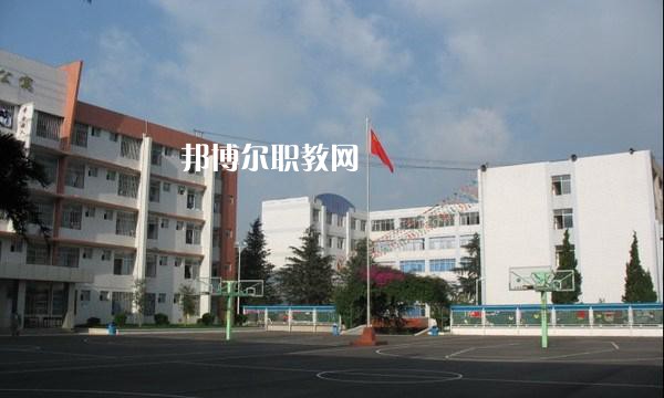 云南貿(mào)易經(jīng)濟學(xué)校2021年報名條件、招生要求、招生對象