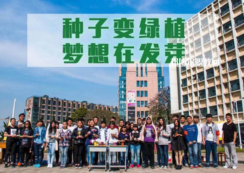 江蘇傳媒學(xué)校2022年報(bào)名條件、招生要求、招生對(duì)象