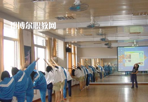 鶴山職業(yè)技術(shù)學(xué)校2022年報(bào)名條件、招生要求、招生對象