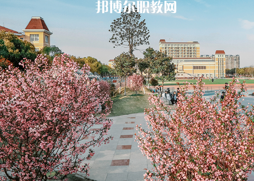 南京高等職業(yè)技術(shù)學(xué)校2022年報名條件、招生要求、招生對象