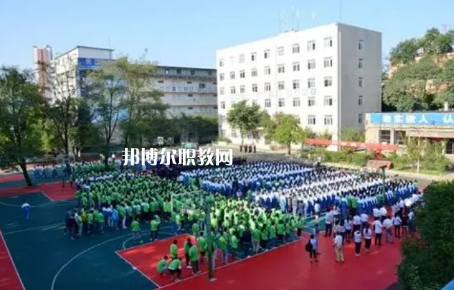 貴州鐵路技師學(xué)校2022年學(xué)費(fèi)、收費(fèi)多少