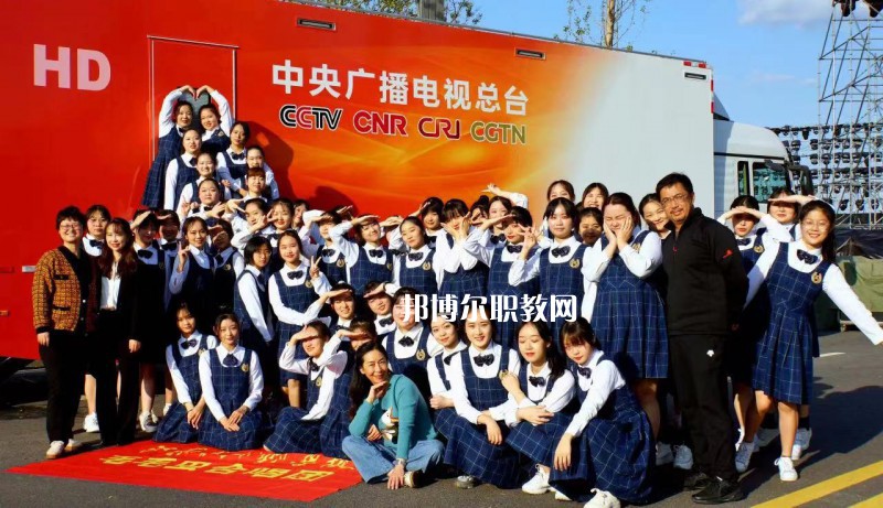 江蘇戲劇學(xué)校2022年報名條件、招生要求、招生對象