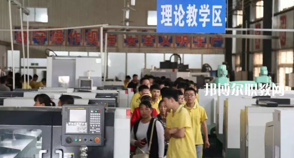 武邑奮飛職業(yè)技術(shù)中等專業(yè)學(xué)校怎么樣、好不好