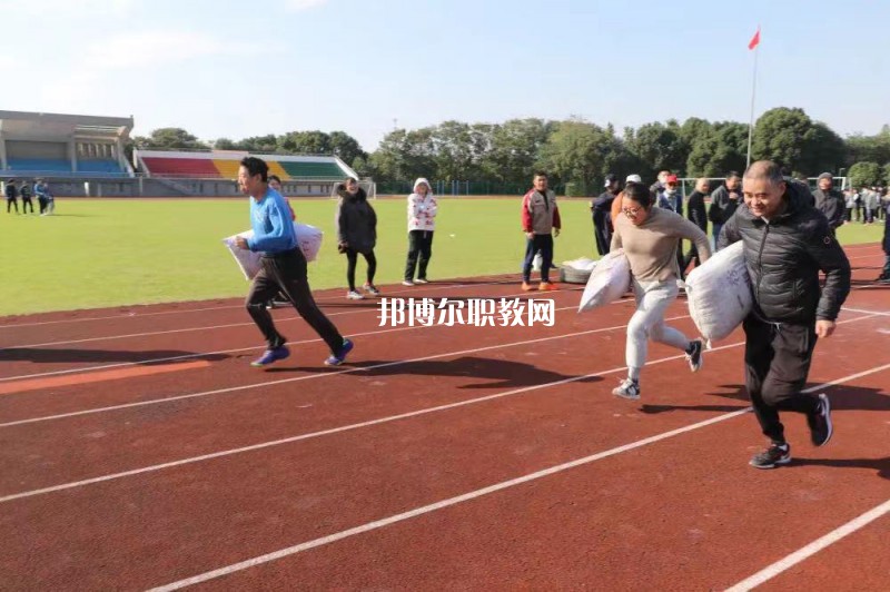 無錫汽車工程高等職業(yè)技術(shù)學(xué)校2022年報名條件、招生要求、招生對象