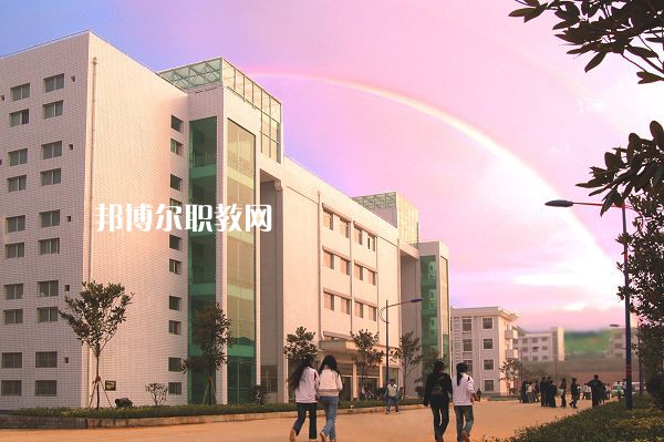 重慶五里店職業(yè)中學怎么樣、好不好