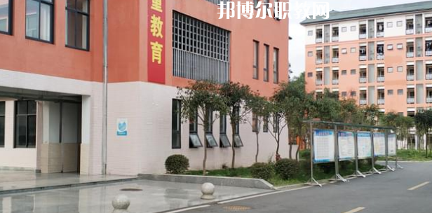 成都廣信數(shù)字技術(shù)職業(yè)學(xué)校2022年學(xué)費(fèi)、收費(fèi)多少