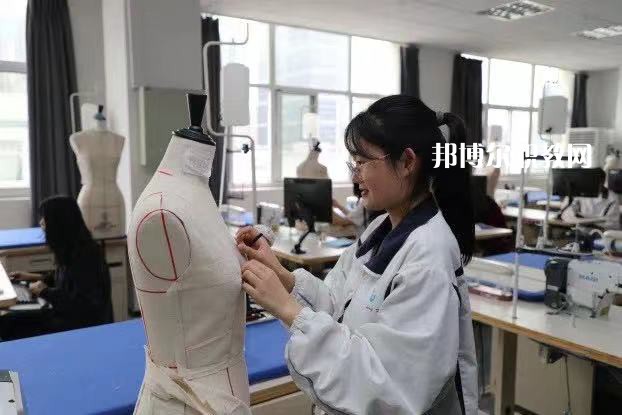 江蘇省蘇州絲綢中等專業(yè)學(xué)校2022年報(bào)名條件、招生要求、招生對(duì)象