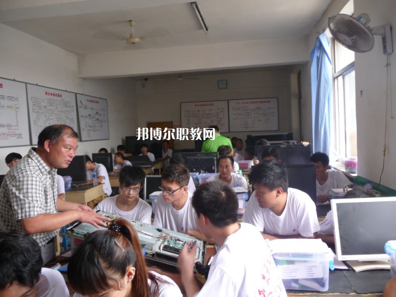蘭州電子工業(yè)學(xué)校2022年學(xué)費、收費多少