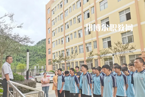 遵義市紅花崗區(qū)經(jīng)濟(jì)職業(yè)技術(shù)學(xué)校2022年學(xué)費(fèi)、收費(fèi)多少