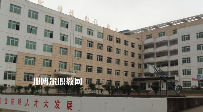 六枝特區(qū)技工學(xué)校2022年報(bào)名條件、招生要求、招生對(duì)象