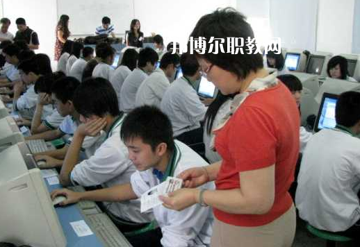 汕頭澄海職業(yè)技術學校2022年報名條件、招生要求、招生對象