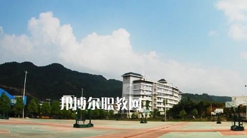 銅仁工業(yè)學(xué)校2022年報(bào)名條件、招生要求、招生對(duì)象