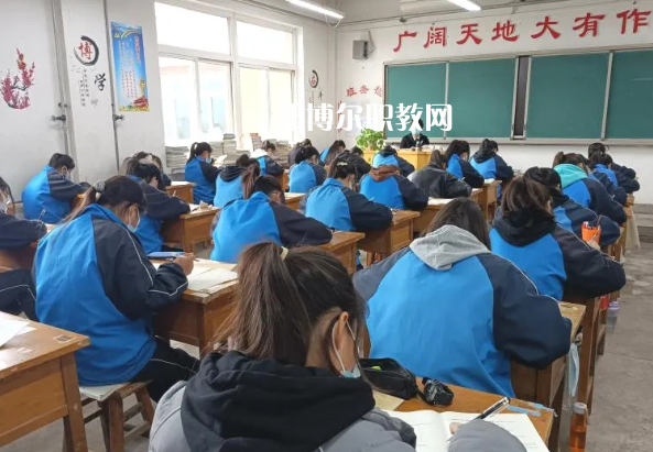 平涼理工中等專業(yè)學校2022年宿舍條件 