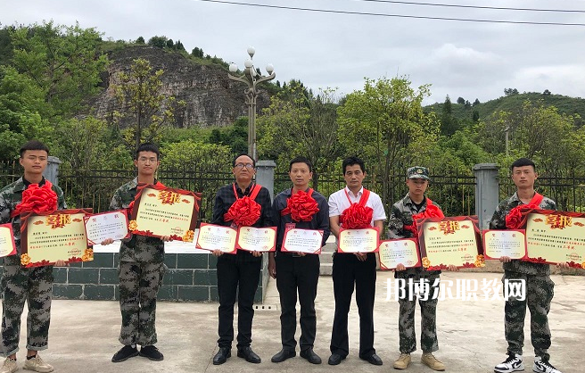 黔東南州應(yīng)用技術(shù)學(xué)校2022年報(bào)名條件、招生要求、招生對(duì)象