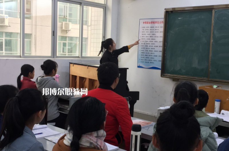 汕頭文化藝術(shù)學(xué)校2022年報(bào)名條件、招生要求、招生對(duì)象