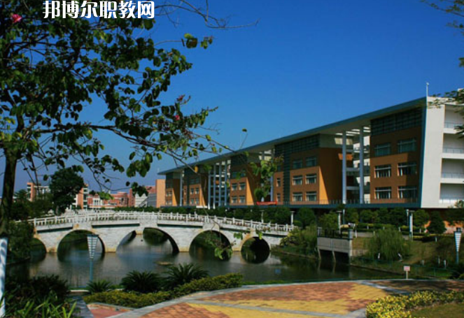 涼山民族師范學(xué)校2022年報名條件、招生要求、招生對象