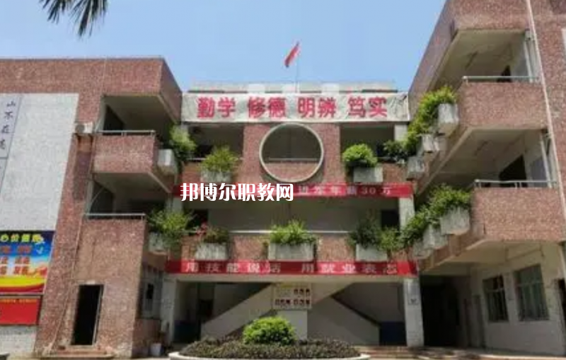 佛山騰飛技工學(xué)校2022年報名條件、招生要求、招生對象