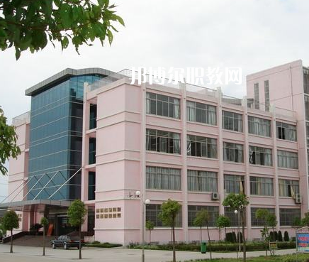 江蘇建湖中等專(zhuān)業(yè)學(xué)校2022年招生辦聯(lián)系電話(huà)