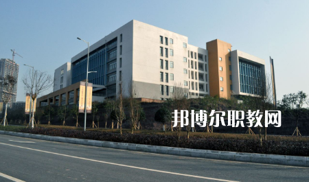 重慶建材技工學(xué)校2022年報名條件、招生要求、招生對象