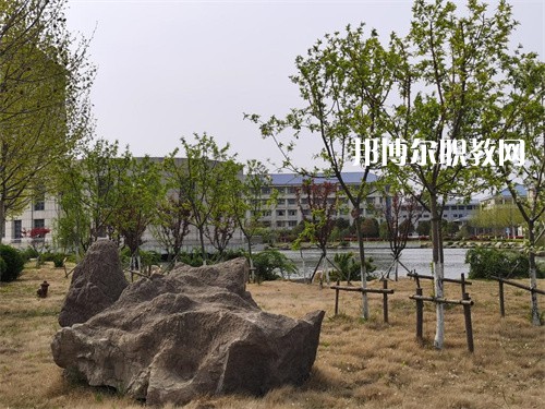 江蘇省連云港工貿(mào)高等職業(yè)技術(shù)學(xué)校2022年有哪些專(zhuān)業(yè)