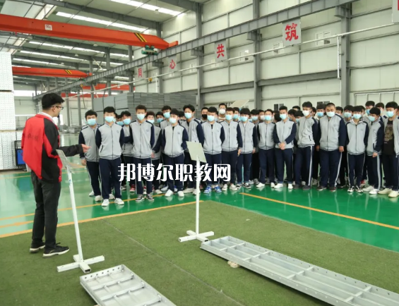 邯鄲建筑工程中專學(xué)校2022年報名條件、招生要求、招生對象
