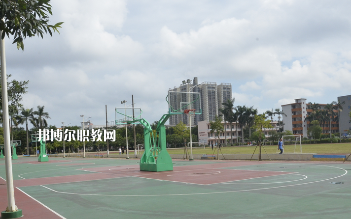 馬關(guān)縣民族職業(yè)高級中學(xué)2022年報(bào)名條件、招生要求、招生對象