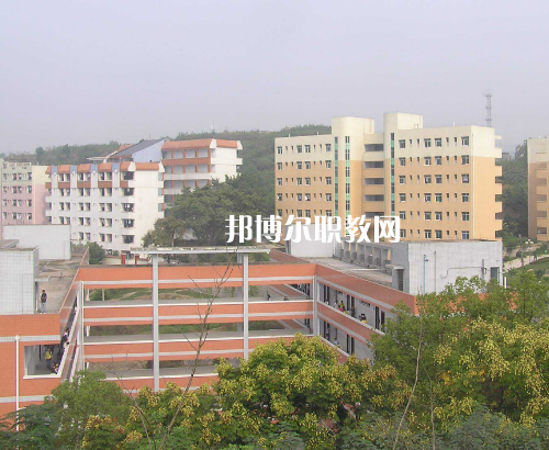 重慶貿(mào)易中等職業(yè)學(xué)校2022年報(bào)名條件、招生要求、招生對(duì)象
