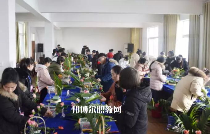 安徽省阜陽(yáng)農(nóng)業(yè)學(xué)校2022年報(bào)名條件、招生要求、招生對(duì)象