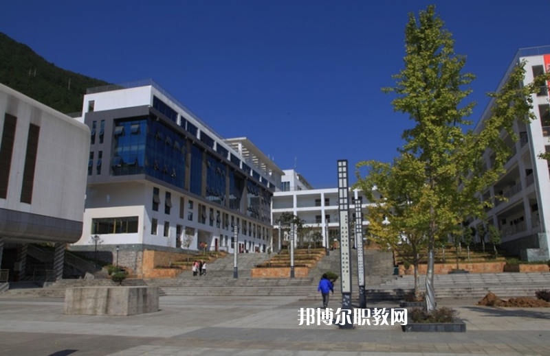 重慶酉陽(yáng)縣職業(yè)教育中心2022年學(xué)費(fèi)、收費(fèi)多少