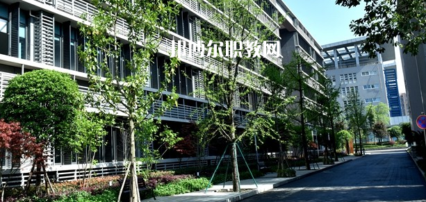 成都市技師學(xué)院怎么樣、好不好