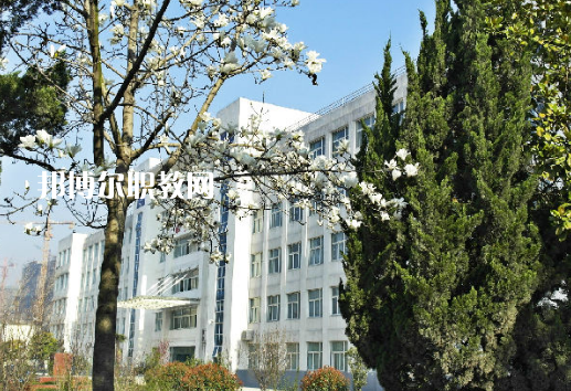 阜陽工業(yè)經(jīng)濟學校2022年學費、收費多少