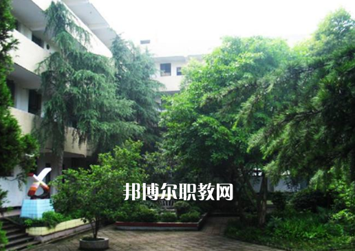 內(nèi)江求是職業(yè)技術(shù)學(xué)校2022年報(bào)名條件、招生要求、招生對象