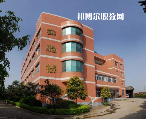 重慶渝東技工學(xué)校2022年報(bào)名條件、招生要求、招生對(duì)象
