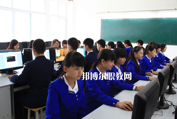 眉山華西航空旅游學(xué)校2022年報(bào)名條件、招生要求、招生對(duì)象