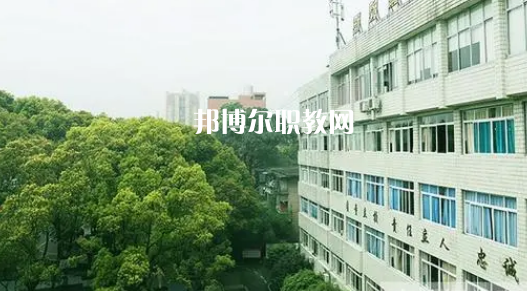 德宏州中等職業(yè)學校2022年學費、收費多少