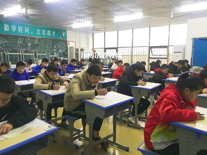 四川達(dá)州鳳凰職業(yè)技術(shù)學(xué)校2022年報名條件、招生要求、招生對象