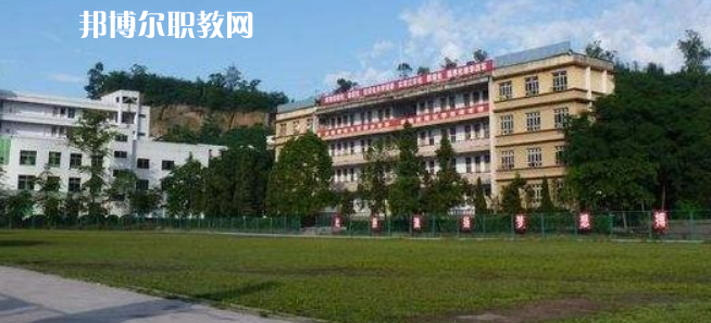 岳池職業(yè)技術(shù)學(xué)校2022年報(bào)名條件、招生要求、招生對(duì)象